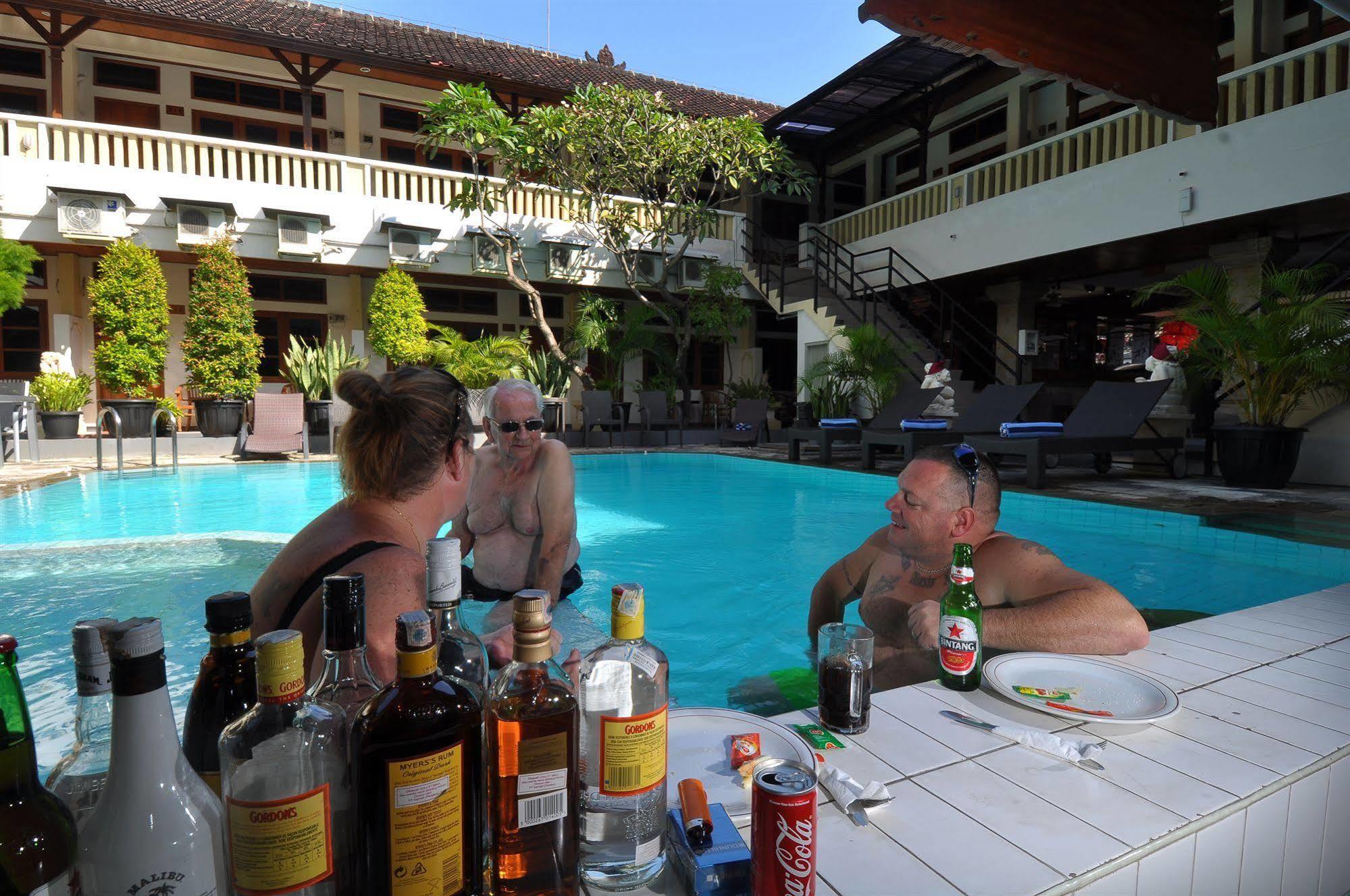 Rosani Hotel Kuta  Ngoại thất bức ảnh